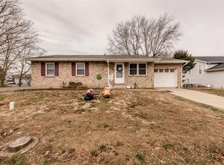 501 Elm St, Saint Jacob, IL 62281