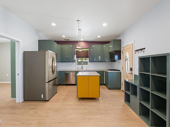3rd image of 5026 Eaton St