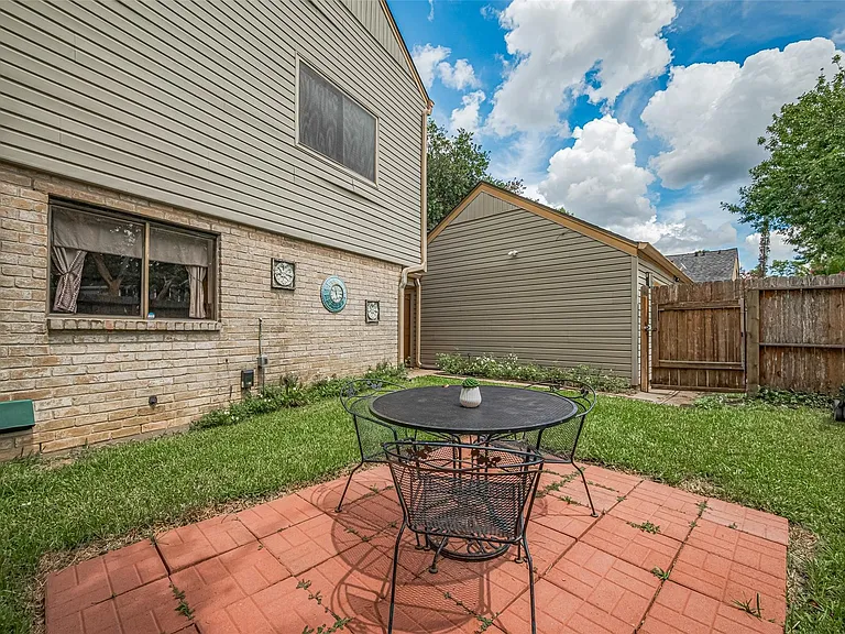 12231 Carriage Hill Dr — Photo 43