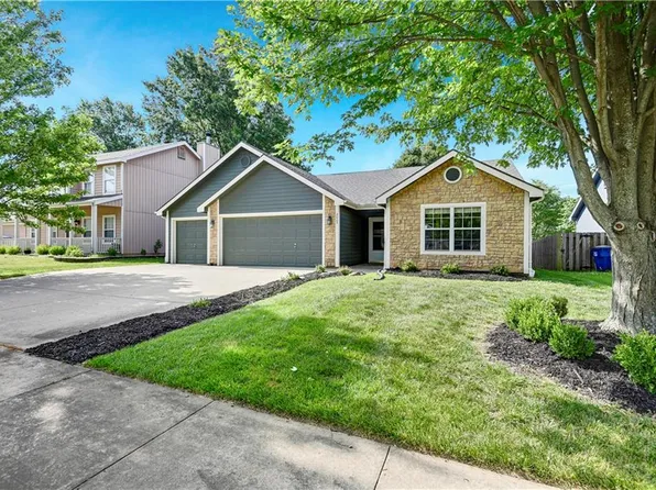 2003 Goodell Ct, Lawrence, KS 66046