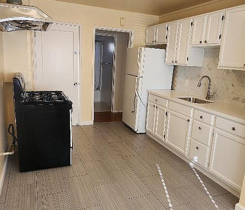 4th image of 1681 Santa Clara St