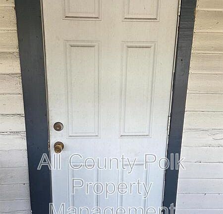 3rd image of 602 Emma St APT 3