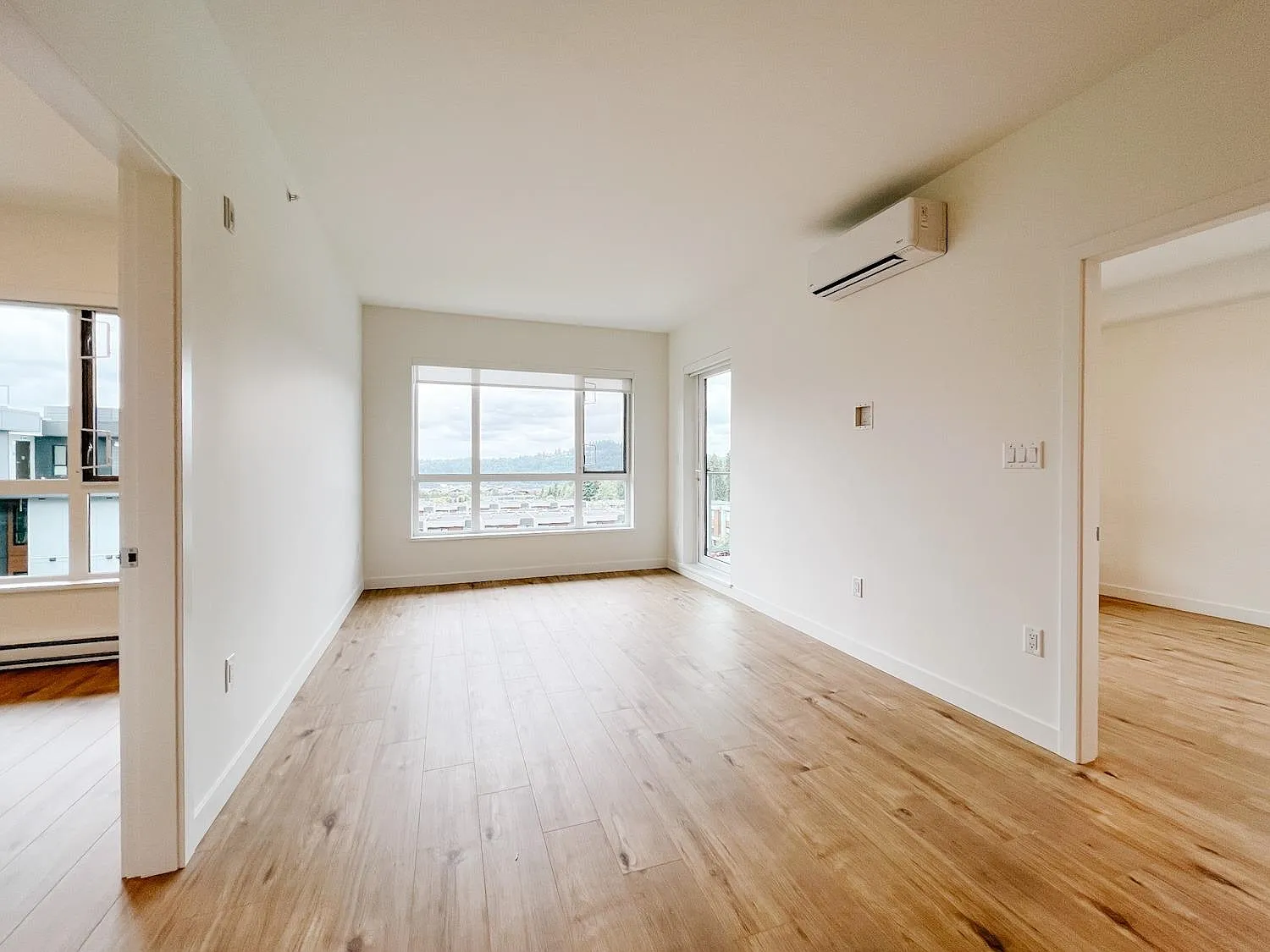2 bed, 750 sqft, $3,295 — Photo 4