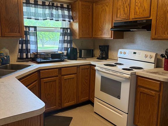 4th image of 275 Greentree Rd