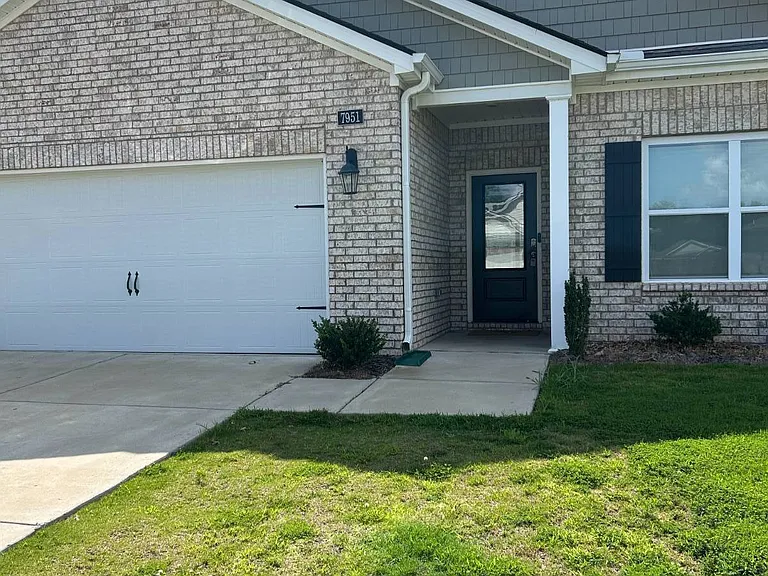 7951 Hickory Meadow Rd — Photo 1
