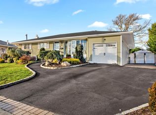 78 Redwood Lane, Massapequa Park, NY 11762