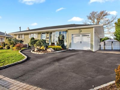 78 Redwood Lane, Massapequa Park, NY, 11762
