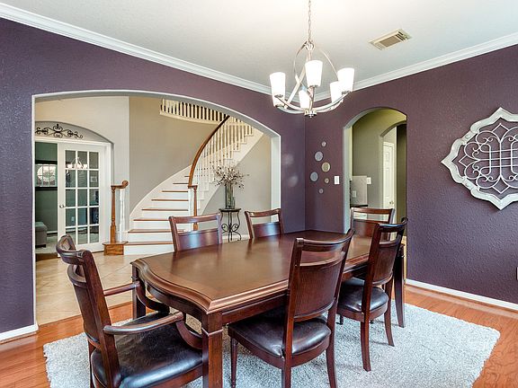 4th image of 3210 Oak Park Ln