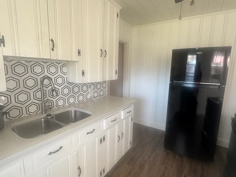 203 Stewart St #A — Photo 6