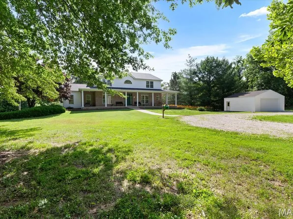4 Hahn Estate Rd, Winfield, MO 63389
