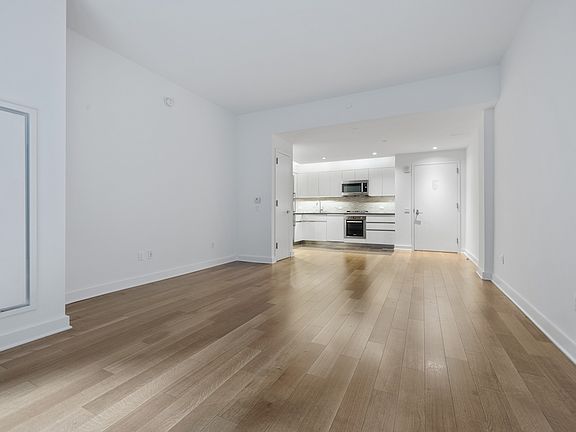4th image of 1050 6th Ave #2A