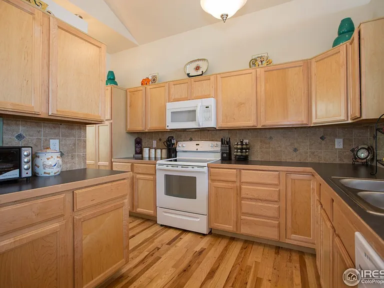 2508 Marshfield Ln — Photo 10