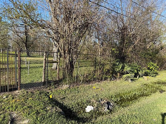 5th image of 2527 Lone Oak Rd