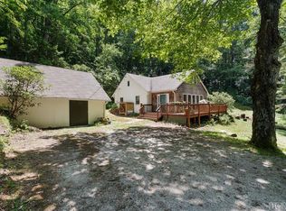 9548 Dillard Rd, Scaly Mountain, NC 28775