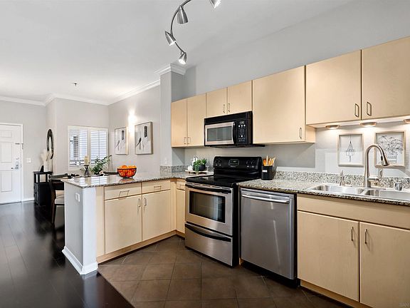 4th image of 1643 6th Ave APT 304