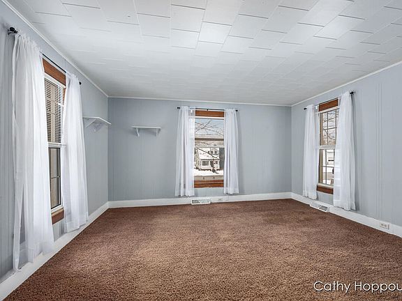 4th image of 622 W Lincoln Ave