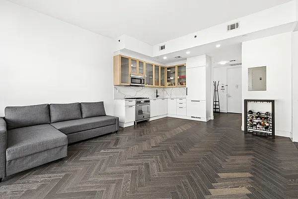 Sold by Serene Powers Real Estate LLC | media 3