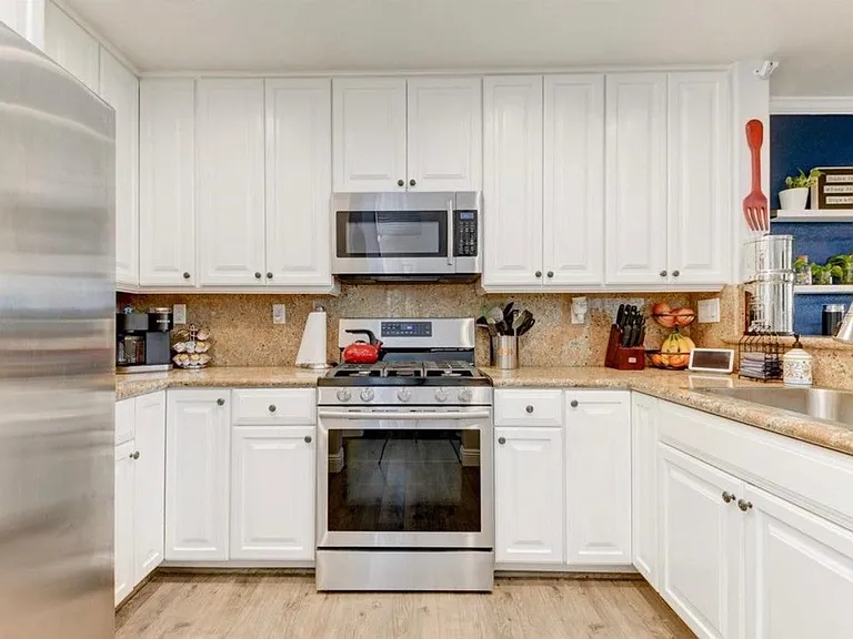 1298 El Mercado Way #D — Photo 4