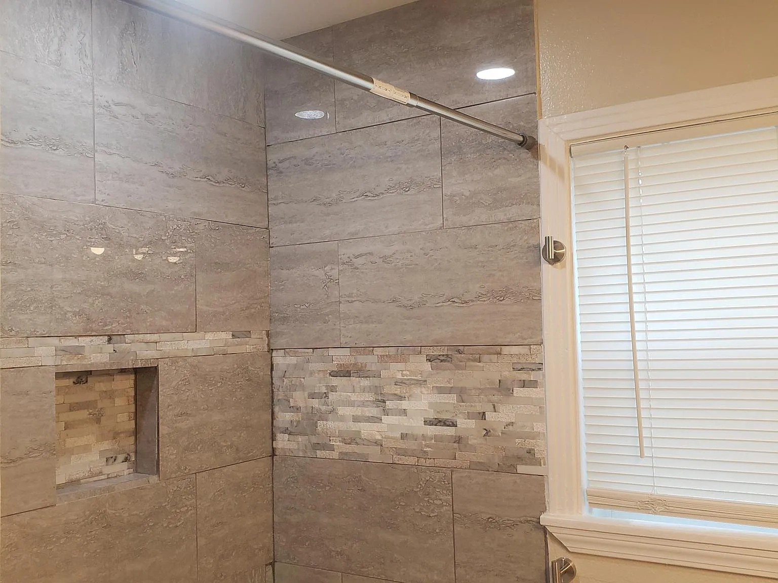 246 Hillwood Dr — Photo 4