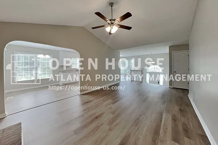 170 Sterling Dr — Photo 3