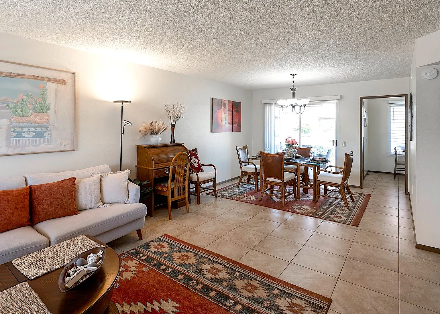 2 bed, 1420 sqft, $1,600 — Photo 2
