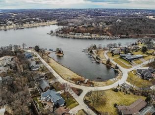426 Navajo West St, Lenexa, KS 66217