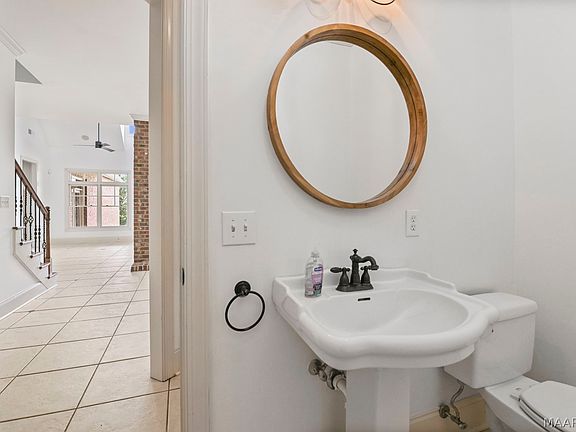 4th image of 8613 Lillian Pl