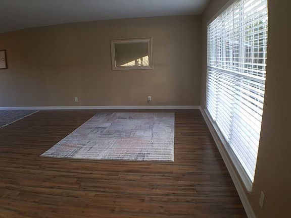 4th image of 29 N Elmwood Dr
