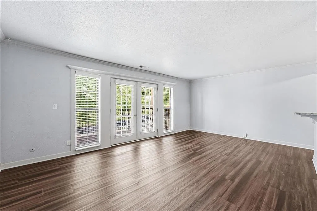 2 bed, 1016 sqft, $1,750 — Photo 3