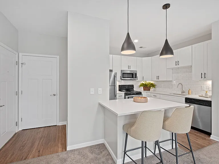 Monmouth Row Apartments — Photo 105