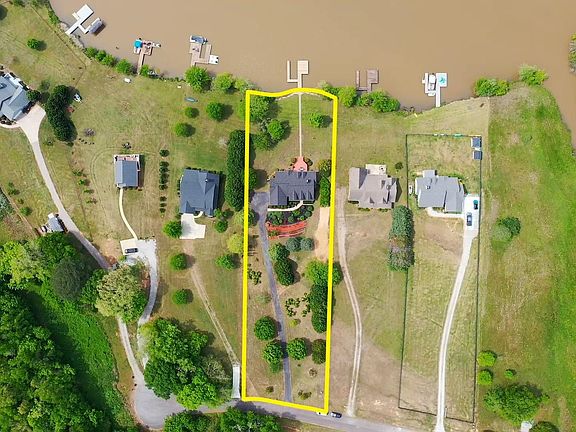 2nd image of 1031 Shoreline Dr
