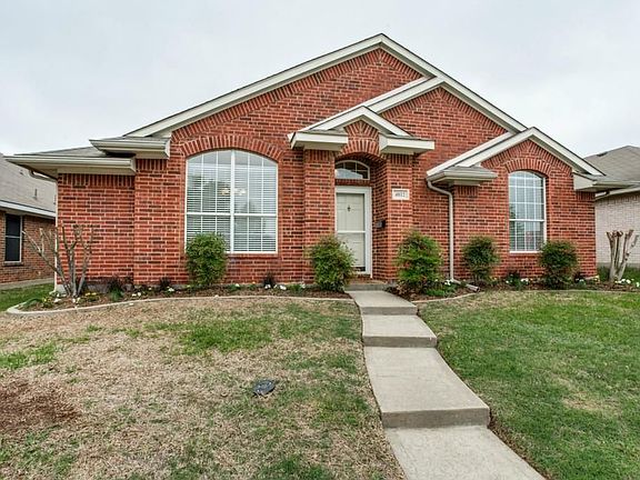 2nd image of 4812 Redwood Dr