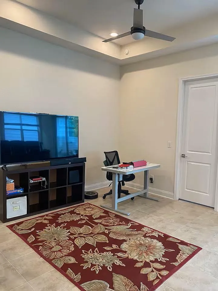 2 bed, 1.0 bath, 2376 sqft, $1,118 — Photo 4