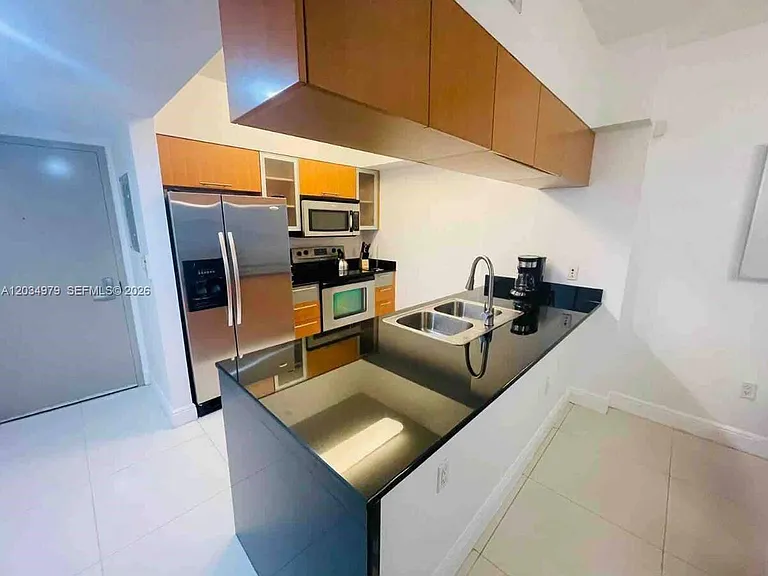 1750 N Bayshore Dr #3010 — Photo 8