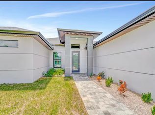 3222 SW Santa Barbara Pl, Cape Coral, FL 33914