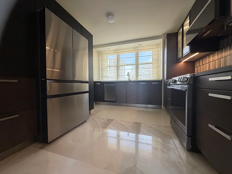 1 Taft St #4A — Photo 6