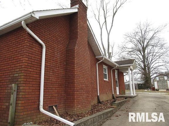 3rd image of 1307 S Washington St