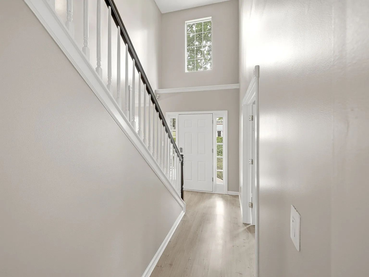 4 bed, 2452 sqft, $2,750 — Photo 4