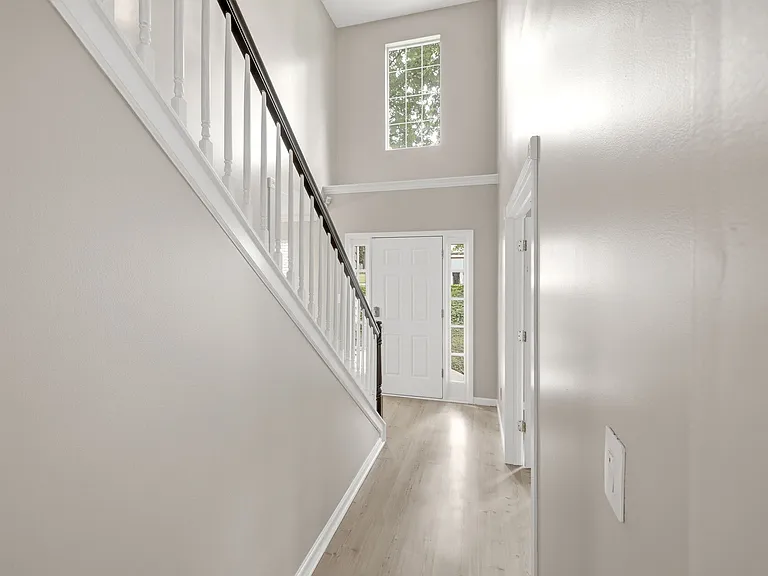 6330 N Glen Dr — Photo 5