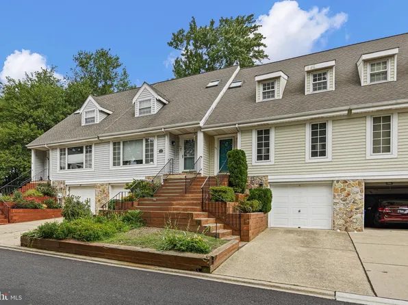 45 Marsh Woods Ln, Wilmington, DE 19810