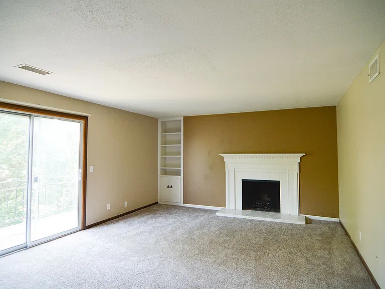 The Heights Apartments — Photo 43