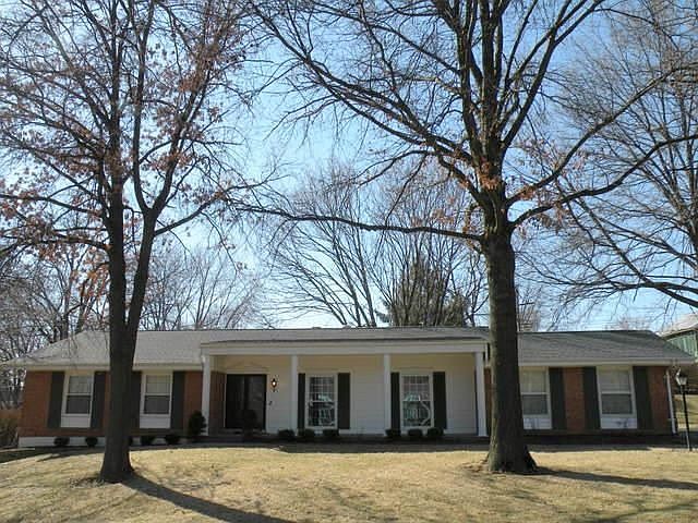 1st image of 2 Westbury Dr