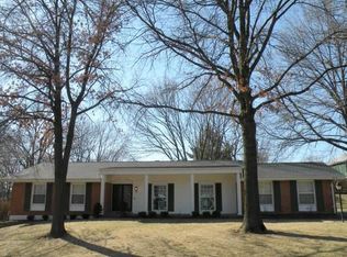 2 Westbury Dr, Chesterfield, MO 63017
