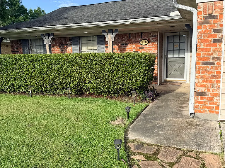 118 Queen Anne Dr — Photo 17
