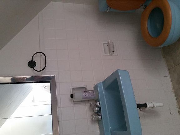 5th image of 45 S Lake Ave APT 4