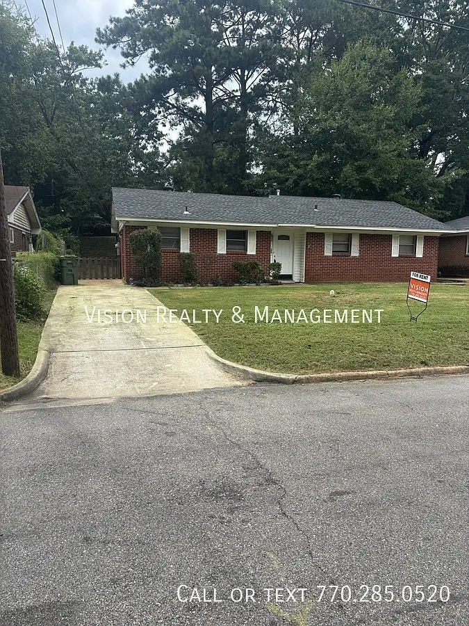 Beautiful 3 BD 2BA In Montgomery — Photo 2