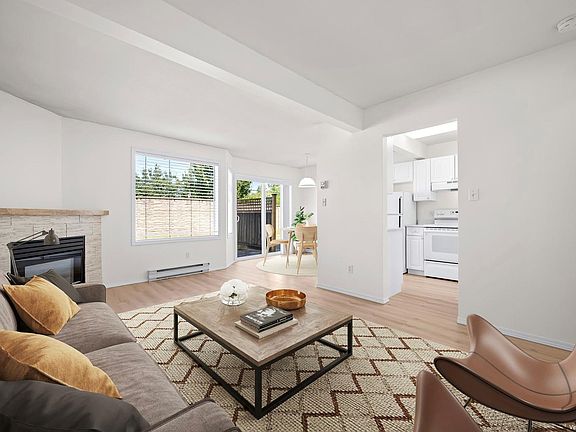 4th image of 2160 Hawk Dr #36