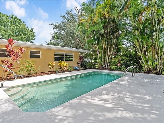 5th image of 645 Royal Palm Pl