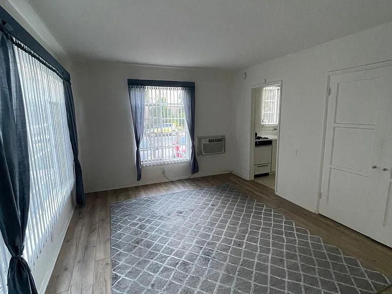308 N Louise St #19 — Photo 3