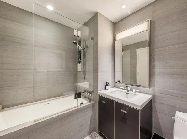 1 Manhattan Square image 5 of 14